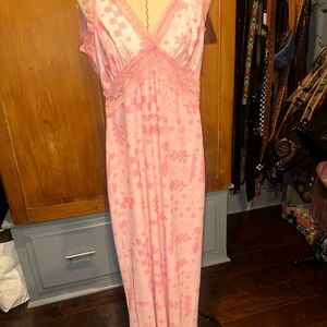 cupcakes & cashmere Pink Printed Lace-Trim V-Neck Midi Dress